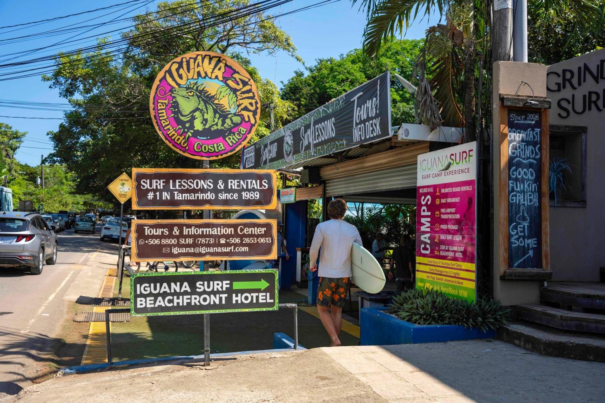 Iguana Surf Camp Hotell Tamarindo Exteriör bild